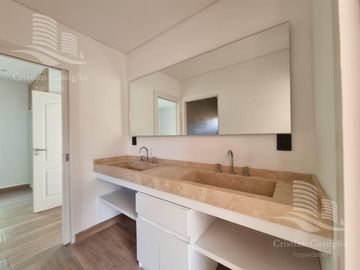 Venta - Casa 4 Ambientes, Balcón, Jardín, Pileta - Boat Center, Tigre