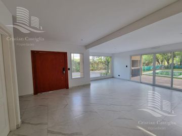 Venta - Casa 4 Ambientes, Balcón, Jardín, Pileta - Boat Center, Tigre