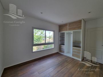 Venta - Casa 4 Ambientes, Balcón, Jardín, Pileta - Boat Center, Tigre