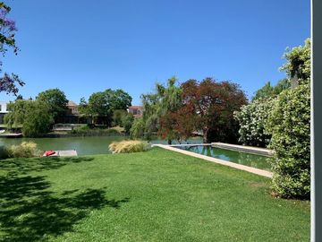 Casa en Alquiler Anual en Santa Bárbara!!