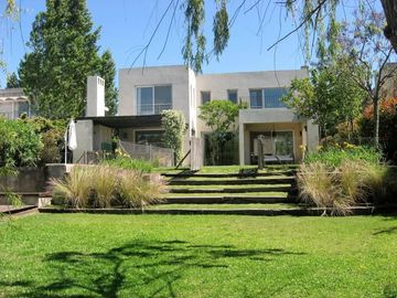Casa en Alquiler Anual en Santa Bárbara!!