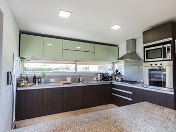 SAN SEBASTIAN - VENTA DE CASA DE 3 DORMITORIOS EN BARRIO CERRADO