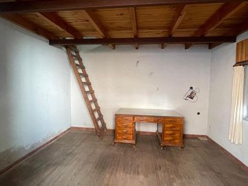 Casa en a refaccionar/demoler importante lote
