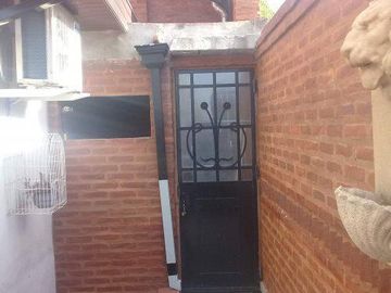 Duplex a mts de la Avda y del FCGR - Venta Directa  - Acepta permuta x menor valor
