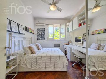 VENTA CASA RECICLADA DE TRES DORMITORIOS CON PATIO Y TERRAZA EN LOURDES