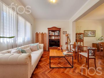 VENTA CASA RECICLADA DE TRES DORMITORIOS CON PATIO Y TERRAZA EN LOURDES