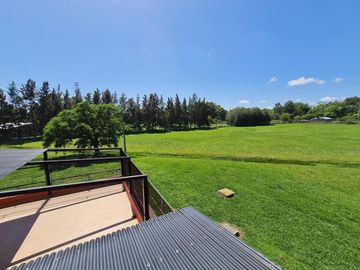 Casa en venta - 4 dormitorios 3 baños - 3.6 Ha- La Plata