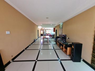 Casa en venta - 4 dormitorios 3 baños - 3.6 Ha- La Plata