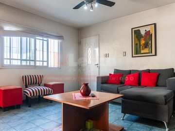 Casa tipo PH 3 ambientes en Lanús Oeste
