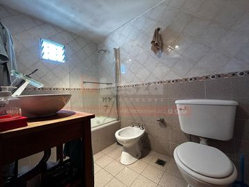 Casa tipo PH 3 ambientes en Lanús Oeste