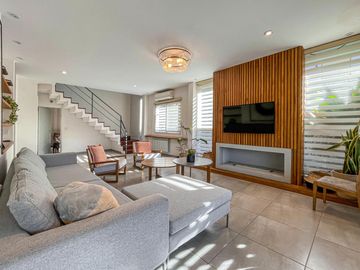 Casa de 4 dormitorios con pileta en San Marino, Funes Hills