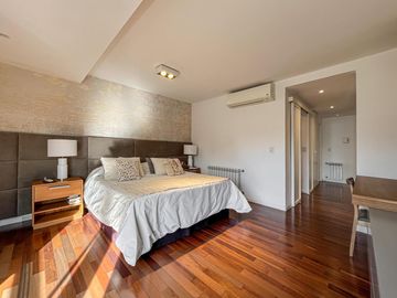 Casa de 4 dormitorios con pileta en San Marino, Funes Hills