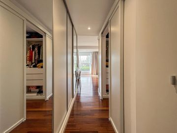 Casa de 4 dormitorios con pileta en San Marino, Funes Hills