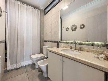 Casa de 4 dormitorios con pileta en San Marino, Funes Hills
