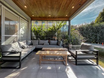 Casa de 4 dormitorios con pileta en San Marino, Funes Hills