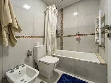 Casa de 4 dormitorios con pileta en San Marino, Funes Hills