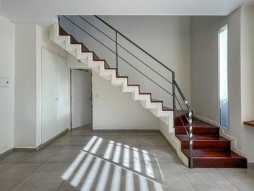 Casa de 4 dormitorios con pileta en San Marino, Funes Hills