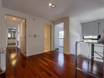 Casa de 4 dormitorios con pileta en San Marino, Funes Hills