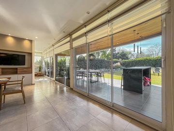 Casa de 4 dormitorios con pileta en San Marino, Funes Hills