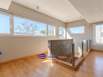 Venta de casa en el Barrio El Canton Norte a laguna