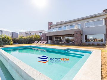 Venta de casa en el Barrio El Canton Norte a laguna