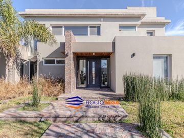 Venta de casa en el Barrio El Canton Norte a laguna