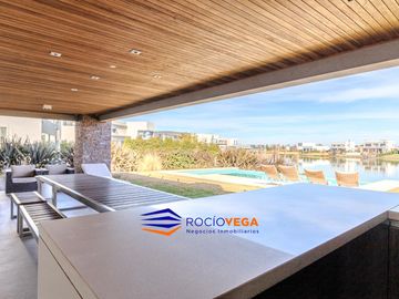 Venta de casa en el Barrio El Canton Norte a laguna