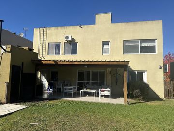 Casa en el barrio Jardines de Escobar