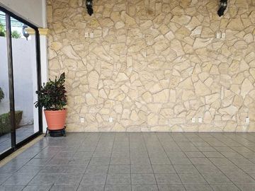 Casa en venta inmejorable ubicación en Corregidora