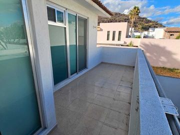 Casa en venta inmejorable ubicación en Corregidora