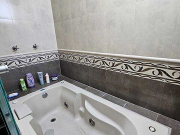 Casa en venta inmejorable ubicación en Corregidora