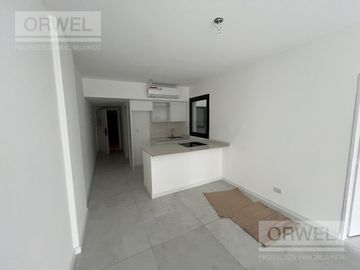 2 AMBIENTES MUY ESPACIOSO Y LUMINOSO CON PATIO. PALERMO H. AMENITIES. SEG. 24 HS.