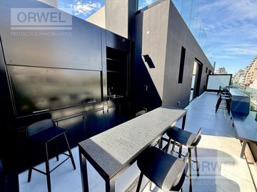 2 AMBIENTES MUY ESPACIOSO Y LUMINOSO CON PATIO. PALERMO H. AMENITIES. SEG. 24 HS.