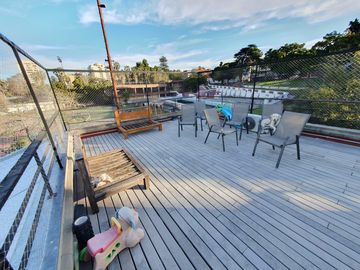 oficina con gran terraza propia en complejo con pileta Vicente Lopez calle Cortada, vias a Maipu