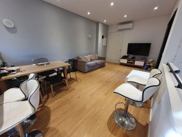 oficina con gran terraza propia en complejo con pileta Vicente Lopez calle Cortada, vias a Maipu
