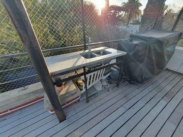 oficina con gran terraza propia en complejo con pileta Vicente Lopez calle Cortada, vias a Maipu