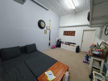 oficina con gran terraza propia en complejo con pileta Vicente Lopez calle Cortada, vias a Maipu