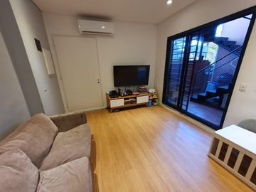 oficina con gran terraza propia en complejo con pileta Vicente Lopez calle Cortada, vias a Maipu