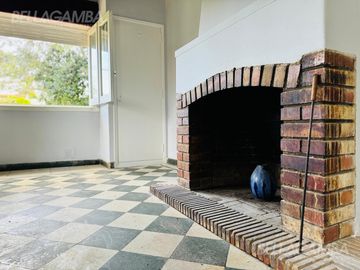 CASA DOS AMBIENTES SOBRE TRIPLE LOTE INGENIERO MASCHWITZ
