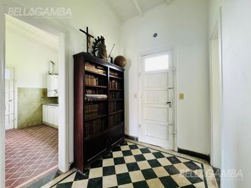 CASA DOS AMBIENTES SOBRE TRIPLE LOTE INGENIERO MASCHWITZ