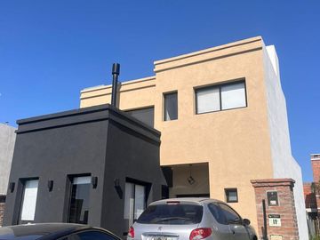 CASA EN VENTA, BARRIO VICENTE FEDERICO I