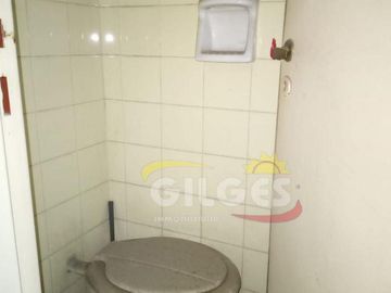 Venta de Casa 5 Amb. S/L 8.66x25  en Haedo  Buen Estado  con Garage