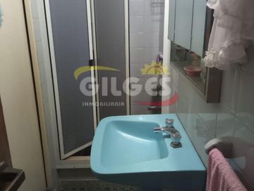 Venta de Casa 5 Amb. S/L 8.66x25  en Haedo  Buen Estado  con Garage