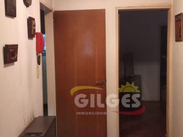 Venta de Casa 5 Amb. S/L 8.66x25  en Haedo  Buen Estado  con Garage