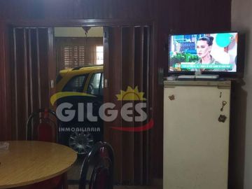 Venta de Casa 5 Amb. S/L 8.66x25  en Haedo  Buen Estado  con Garage