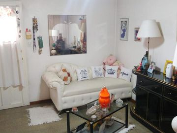 PH interno por pasillo de 2 ambientes  con patio. Muy buena ubicación. Lomas de Zamora E.