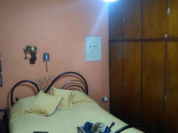PH interno por pasillo de 2 ambientes  con patio. Muy buena ubicación. Lomas de Zamora E.