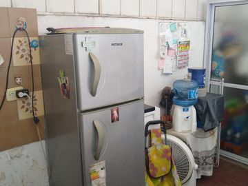PH interno por pasillo de 2 ambientes  con patio. Muy buena ubicación. Lomas de Zamora E.