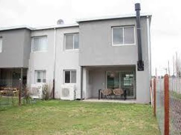 OPORTUNIDAD! Casa estilo Dúplex a Estrenar