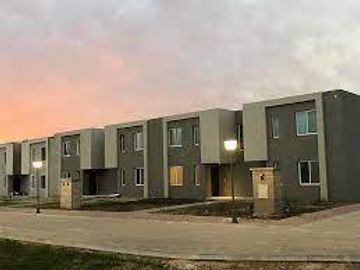 OPORTUNIDAD! Casa estilo Dúplex a Estrenar